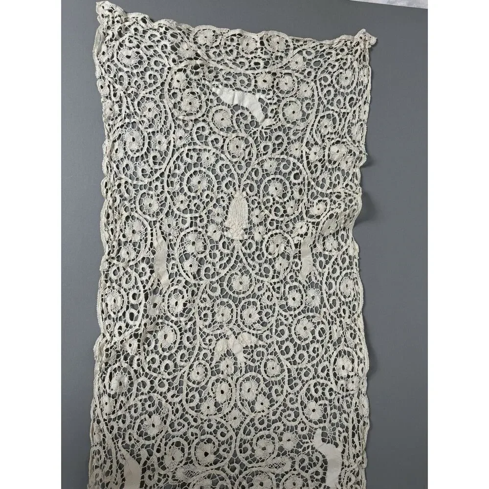 Antique Italian Cantu Lace Table Runner Point Venise Birds, Deer & Dogs 15x46”